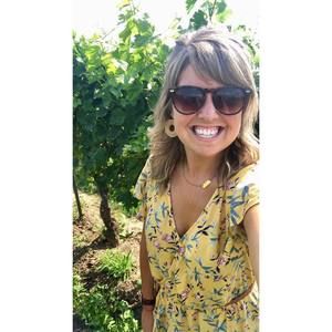 Meet your Posher, Caitlin